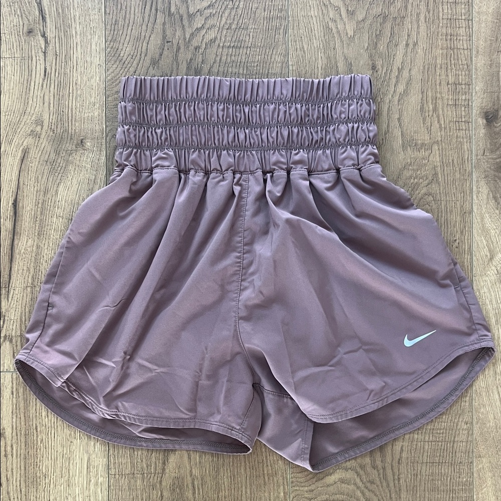 NWOT Nike Women's High Waisted Mauve Athletic Shorts Size S